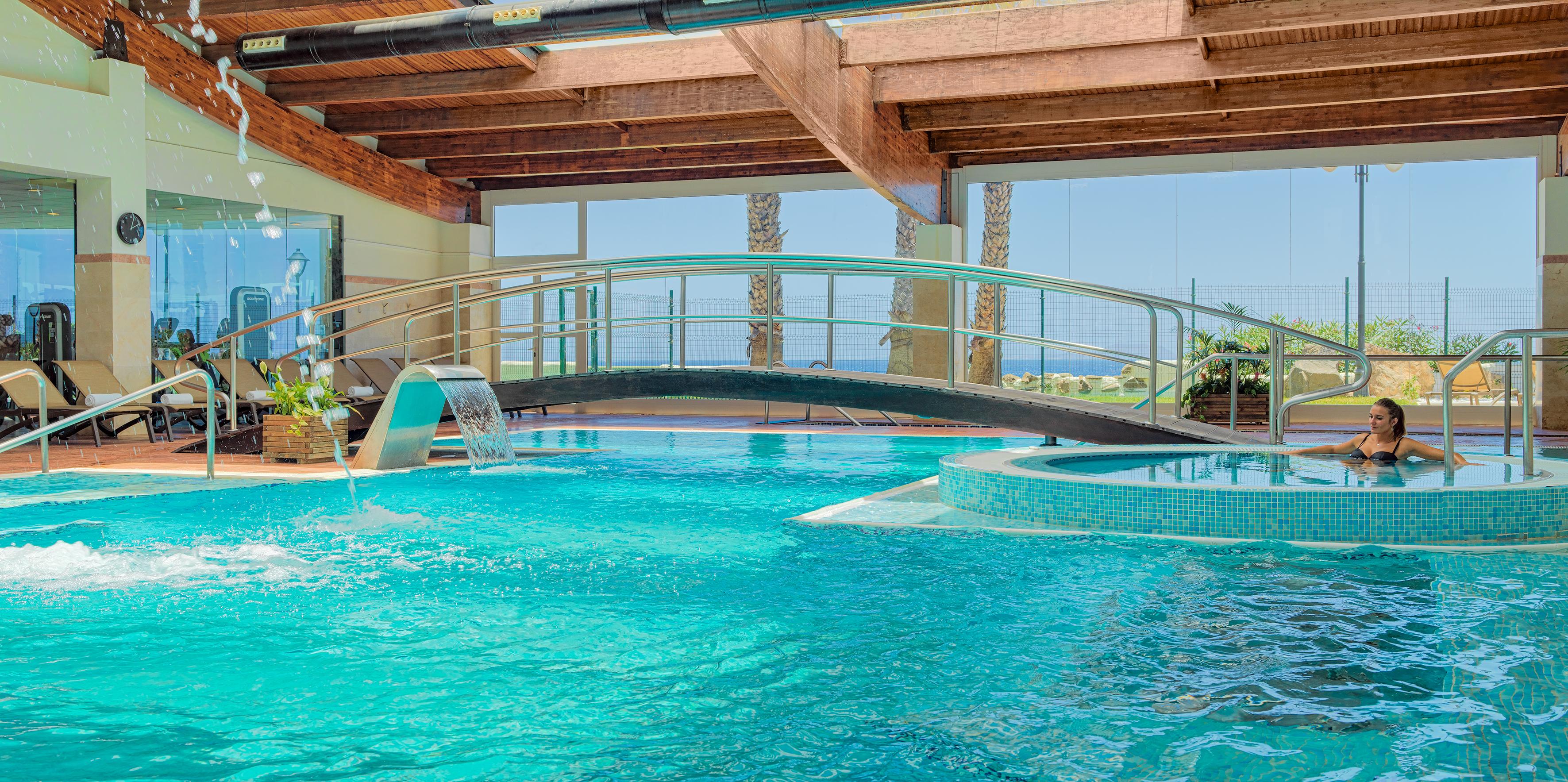ホテル H10 ルビコン パレス プラヤ・ブランカ エクステリア 写真 The swimming pool at the hotel