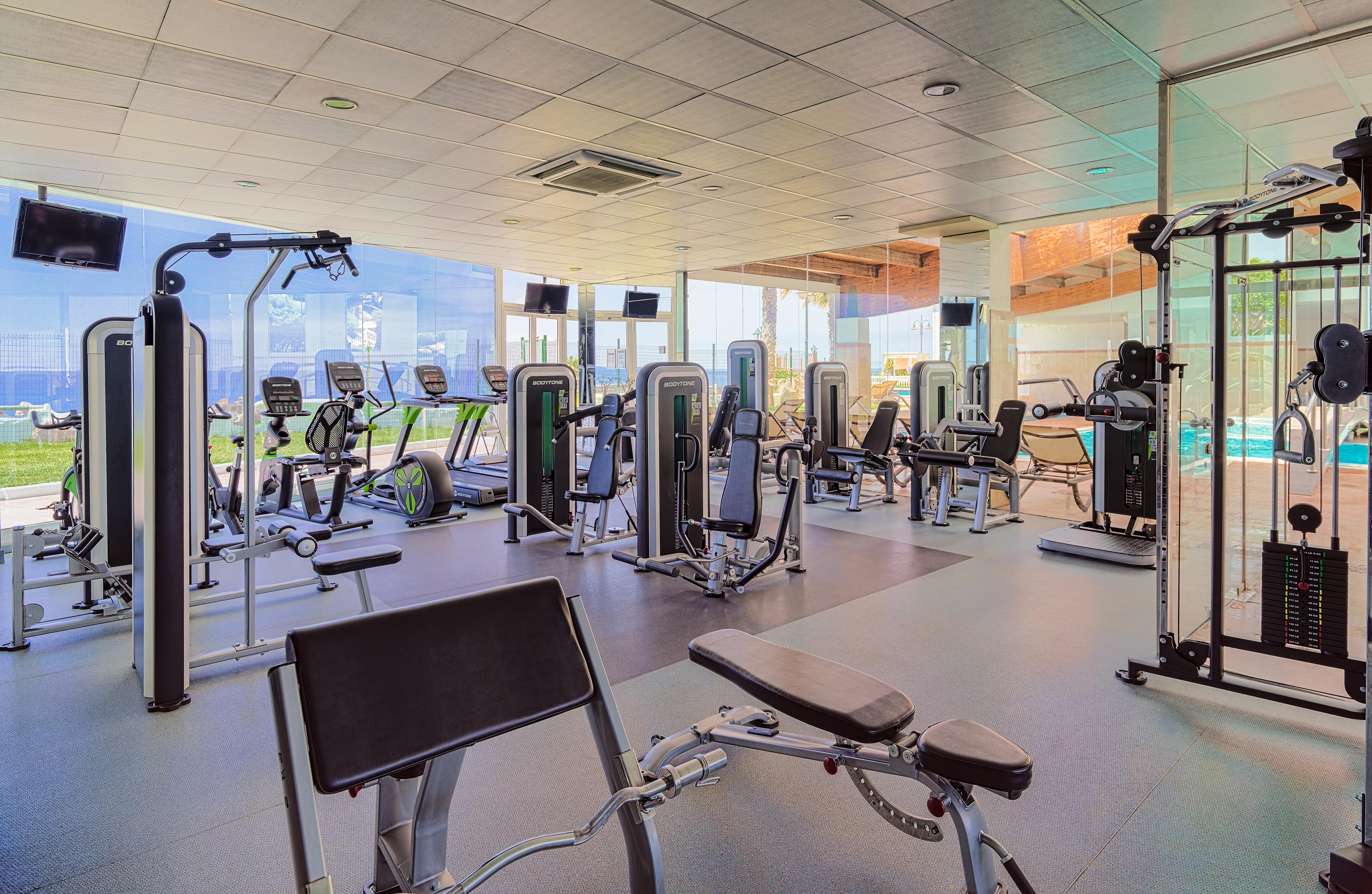 ホテル H10 ルビコン パレス プラヤ・ブランカ エクステリア 写真 The gym at the hotel