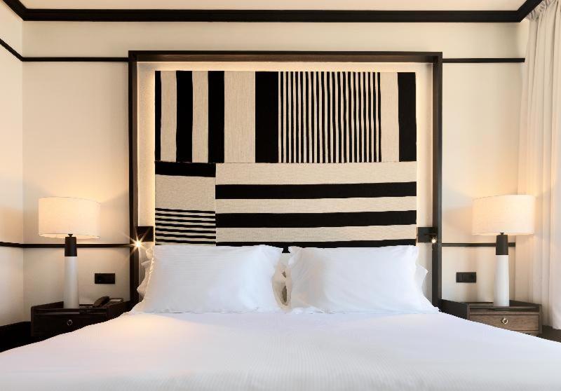 ホテル H10 ルビコン パレス プラヤ・ブランカ 部屋 写真 A bedroom at the hotel